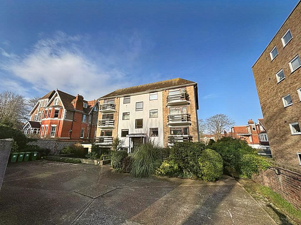 Property Details for 28a Silverdale Road Eastbourne BN20 7EZ Town